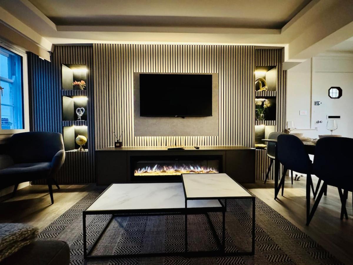 The Luxuries Marylebone Apt, 5 Min From Station! * Londra