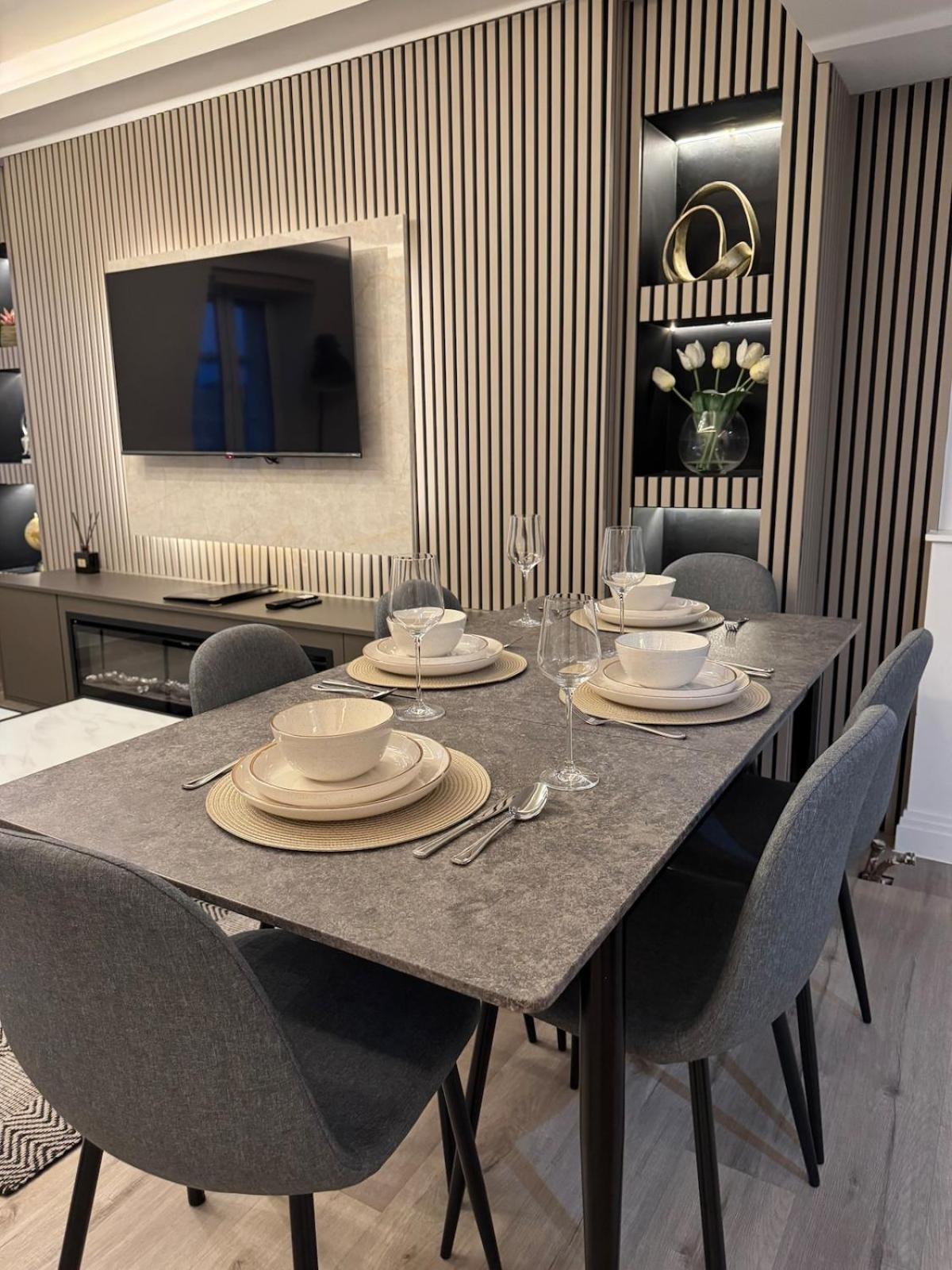 The Luxuries Marylebone Apt, 5 Min From Station! * Londra
