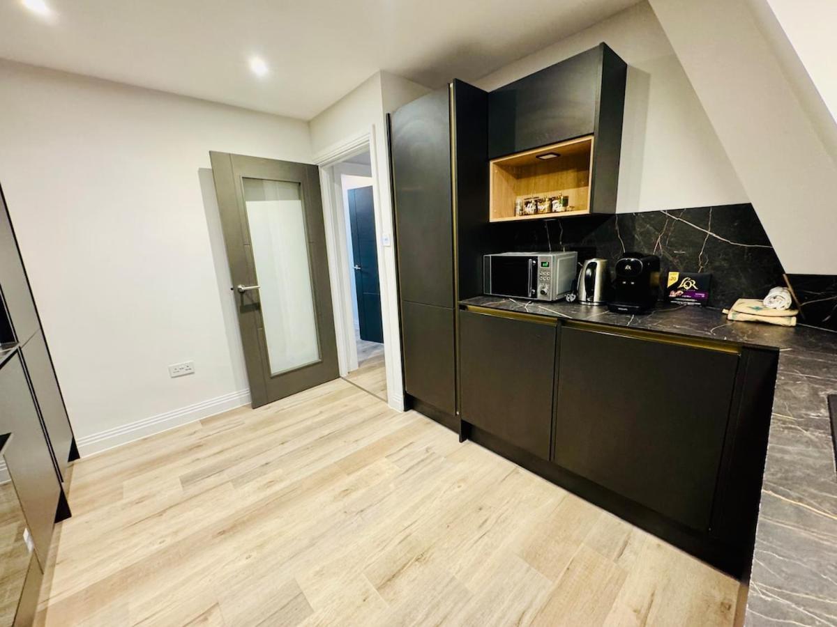 Modern 3 Bedroom Marylebone Apt, 5 Min From Station!