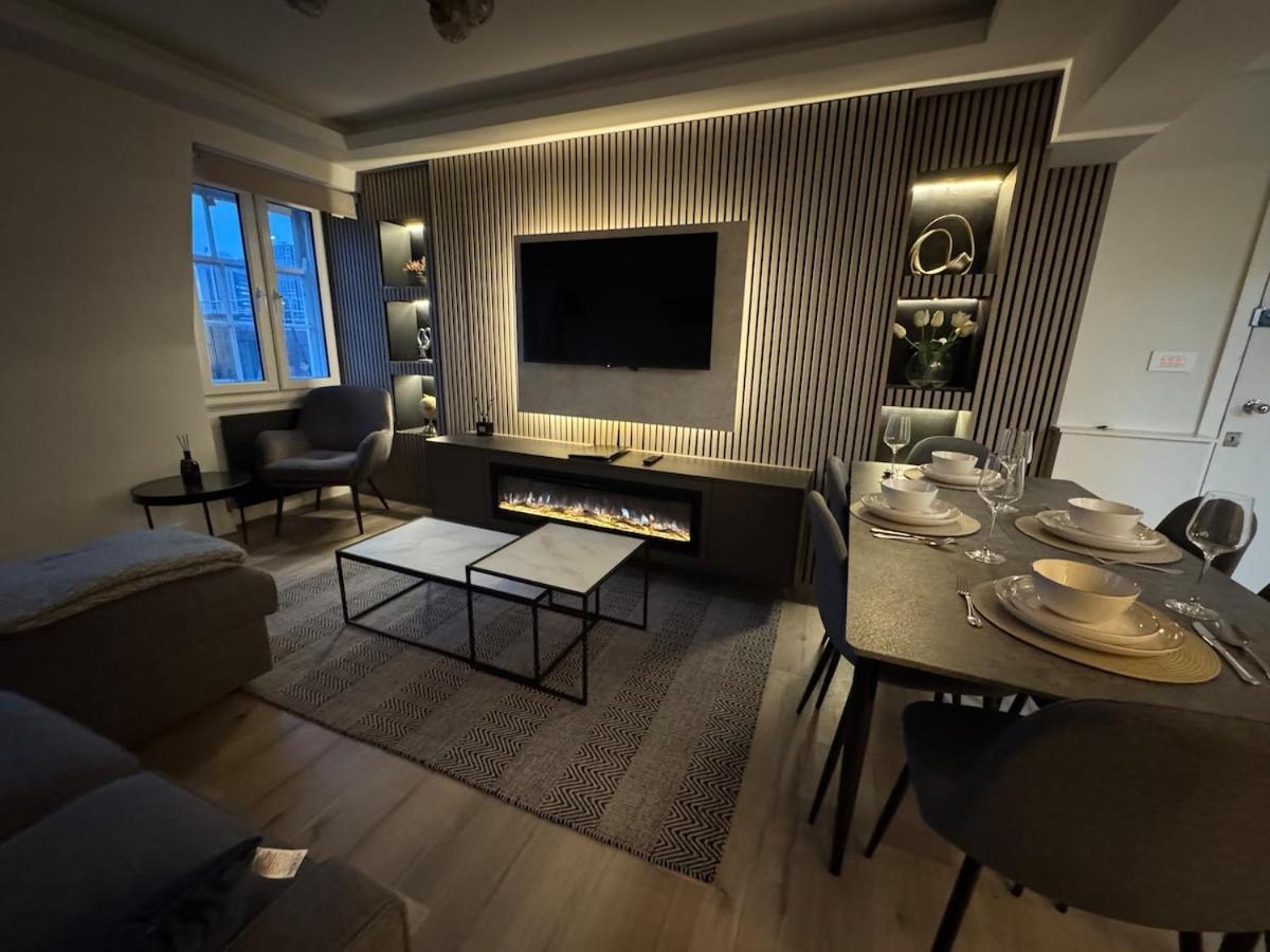 Modern 3 Bedroom Marylebone Apt, 5 Min From Station! *